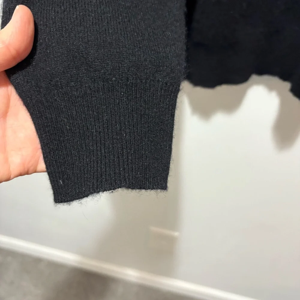 White + Warren Men 70% Wool 30% Cashmere V Neck Black Sweater Size XL Soft Cozy